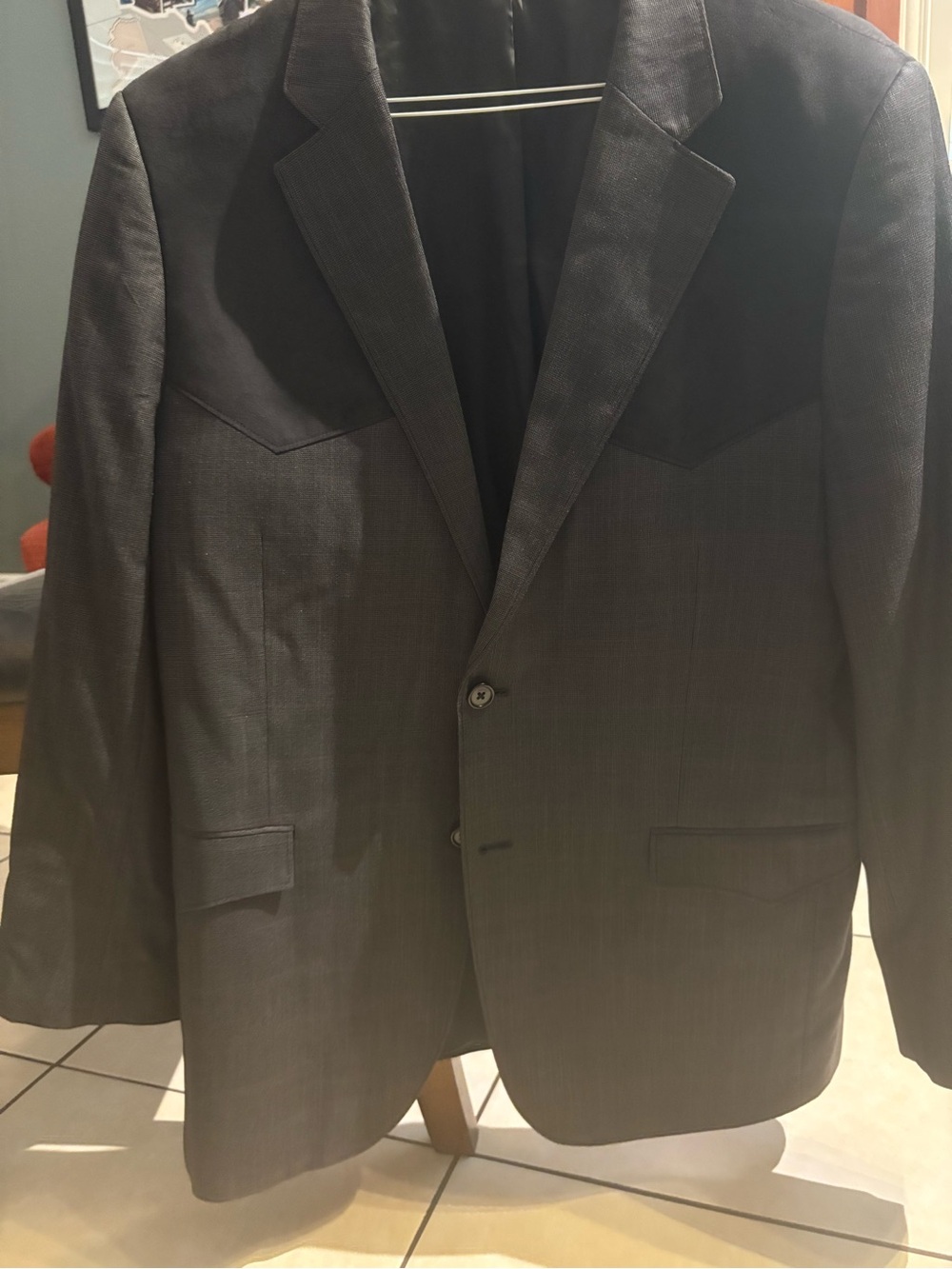 Men's Dark Gray Two-Button Sport Coat - Classic Tailored Style